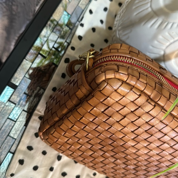 - Clare V. Midi Sac Woven Leather Crossbody - Picture 6 of 17